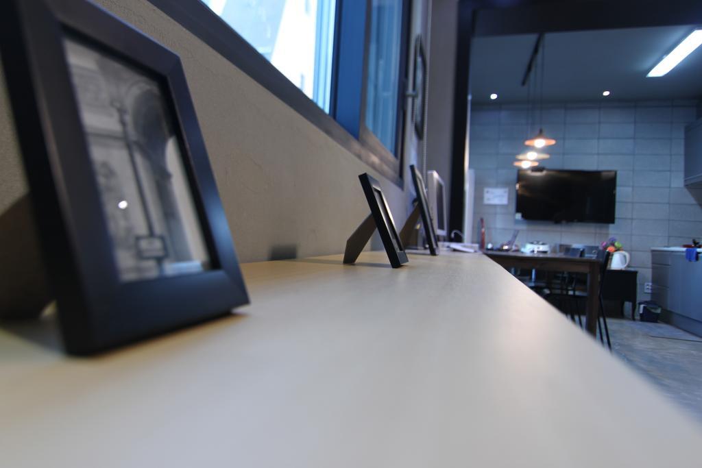 24 Guesthouse Garosugil - Gangnam โซล ภายนอก รูปภาพ